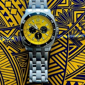 Guess sliver Medium sliver watch  for sale at a cheaper price.